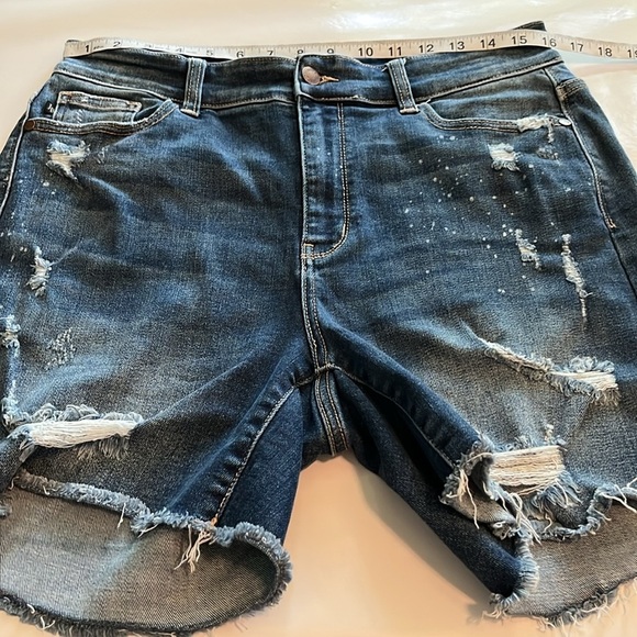 Judy Blue Shorts High Rise Size 1XL - Picture 4 of 16